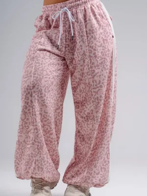 Rychlé Dodání NEBBIA PRIMAL 865 dámské tepláky, pink leopard