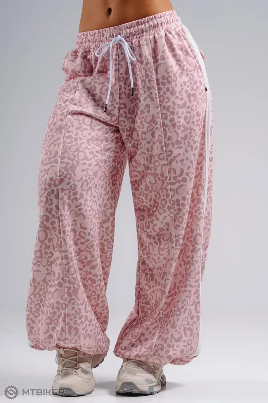 Rychlé Dodání NEBBIA PRIMAL 865 dámské tepláky, pink leopard