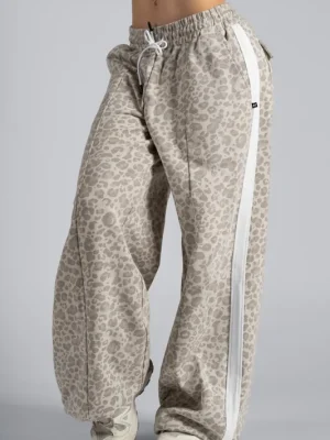 Omezená Nabídka NEBBIA PRIMAL 865 dámské tepláky, cream leopard