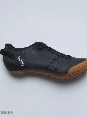Tovární Cena UDOG DISTANZA carbon gravel tretry, černé