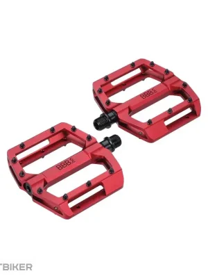 Výprodej BBB BPD-38 ENIGMA platformové pedály, červená