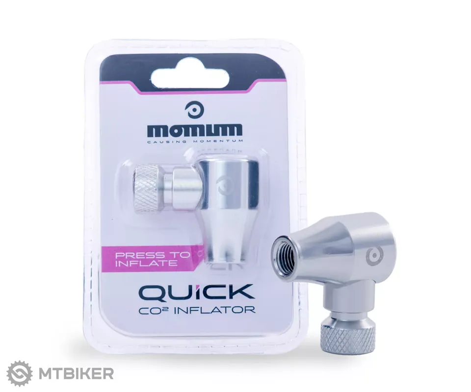 Tovární Cena MOMUM Quick CO2 pumpička, stříbrná