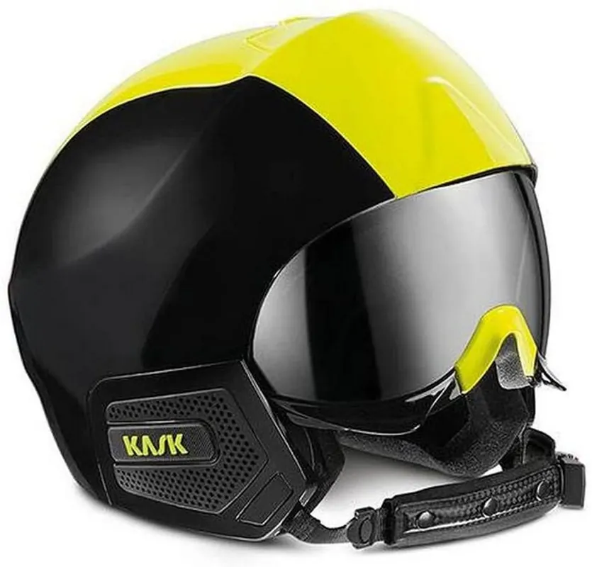 Lyžařská helma se štítem Kask Stealth Shine black/yelllow (VADA!!! viz popis) Speciální Cena